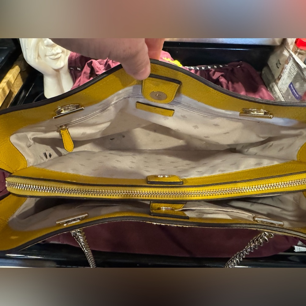 ♠️ KATE SPADE LARGE • 🌻 Sunflower Yellow/Gold • Jordyn Chain Tote - Picture 11 of 16